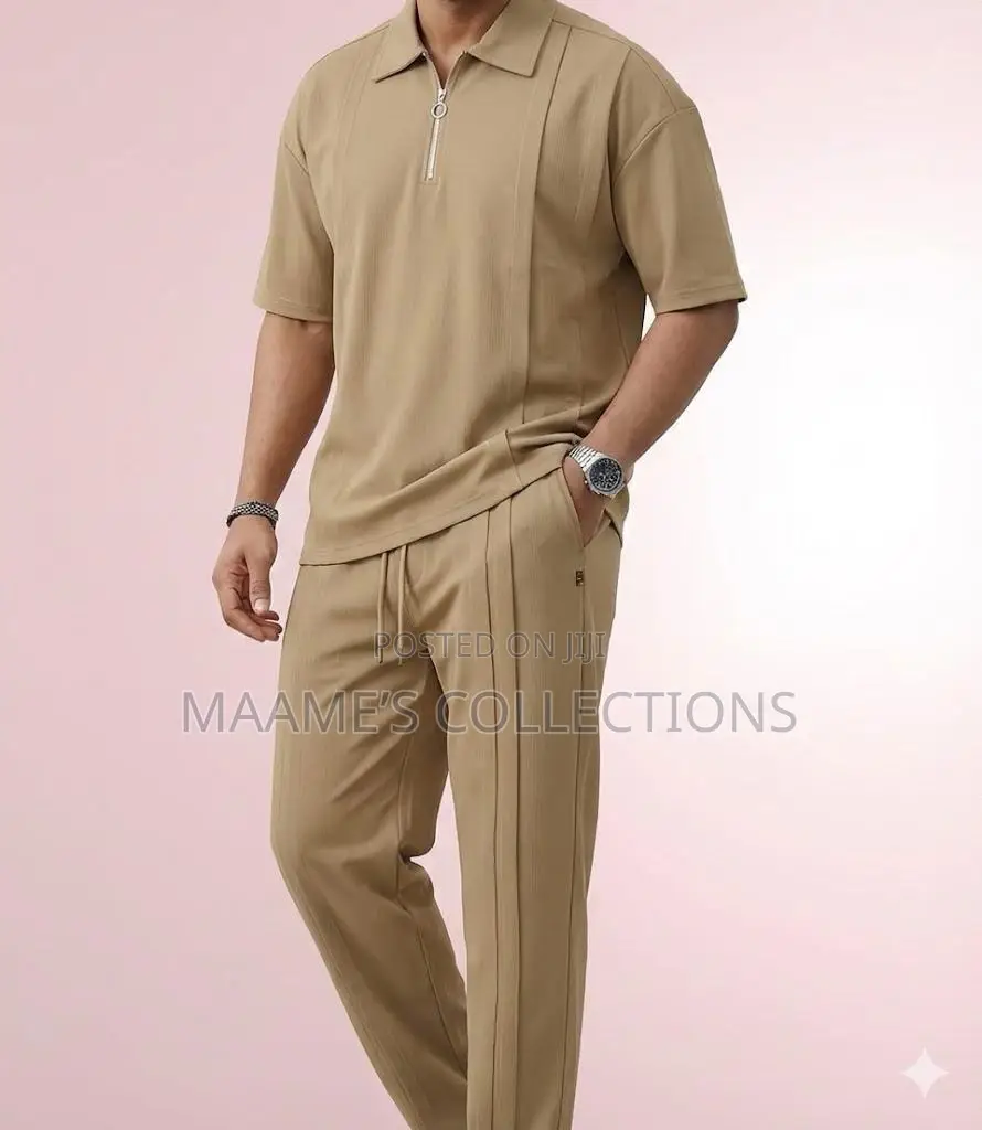 Men’S Colored Short-Sleeved Top and Down