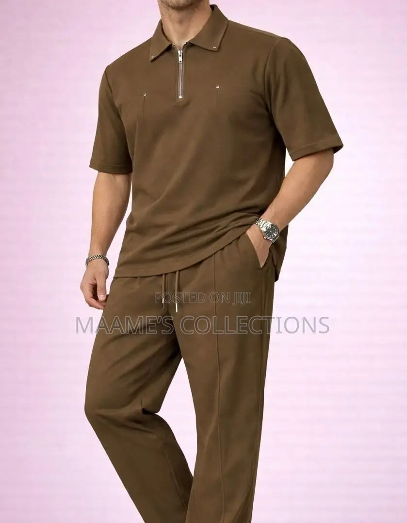 Men’S Colored Short-Sleeved Top and Down