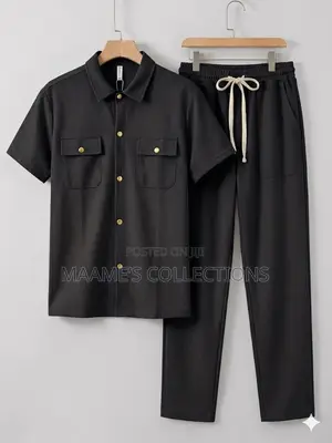 Men’S Colored Short-Sleeved Top and Down