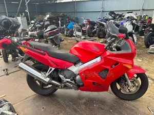 Honda VFR 700F 2014 Red
