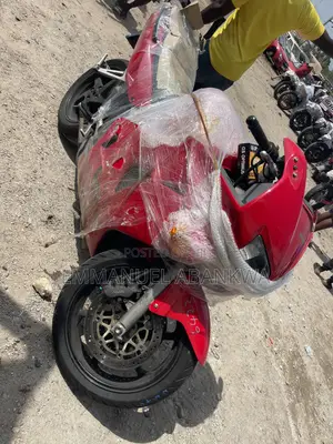 Honda VFR 700F 2014 Red