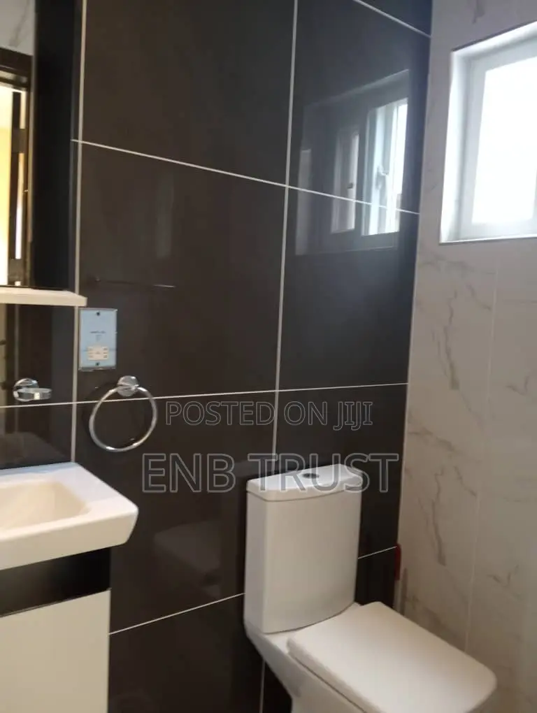 4bdrm Duplex in Tse Addo, Melcom for rent