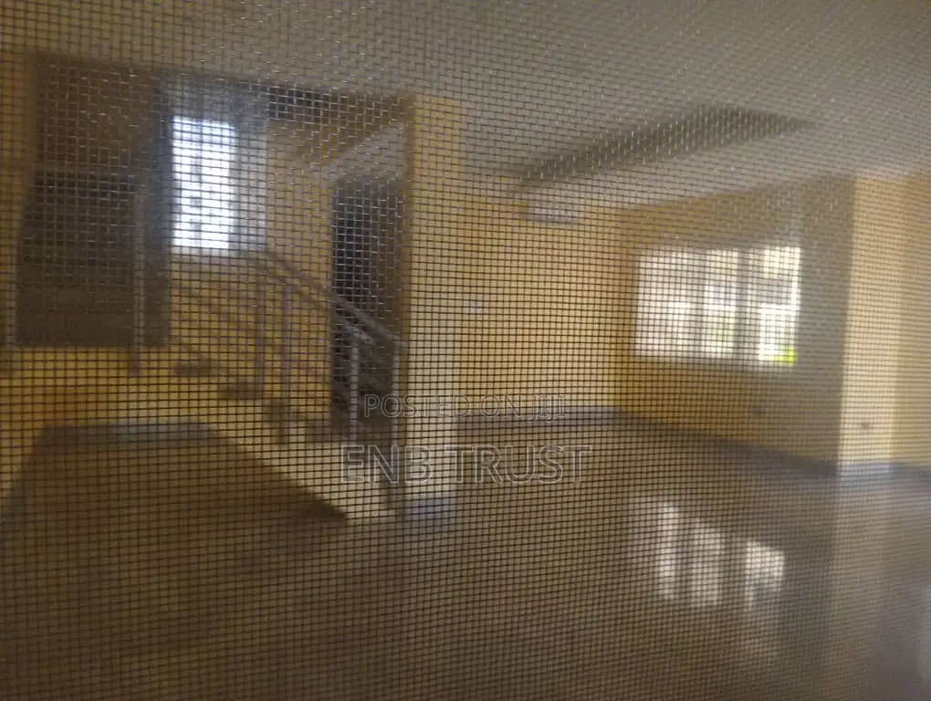 4bdrm Duplex in Tse Addo, Melcom for rent