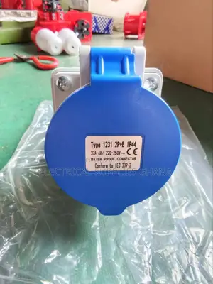 32a 230v Industrial Waterproof Socket Outlet Ip44 Wall Mount