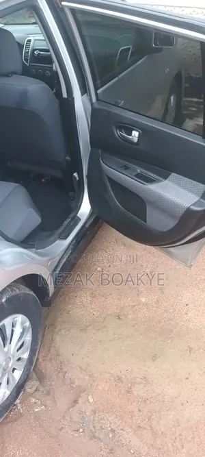 Nissan Wingroad 2015 Silver