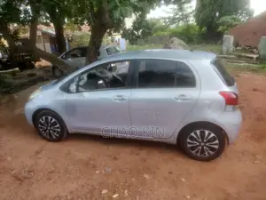 Toyota Vitz 2015 Gray