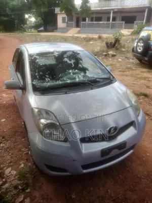 Toyota Vitz 2015 Gray