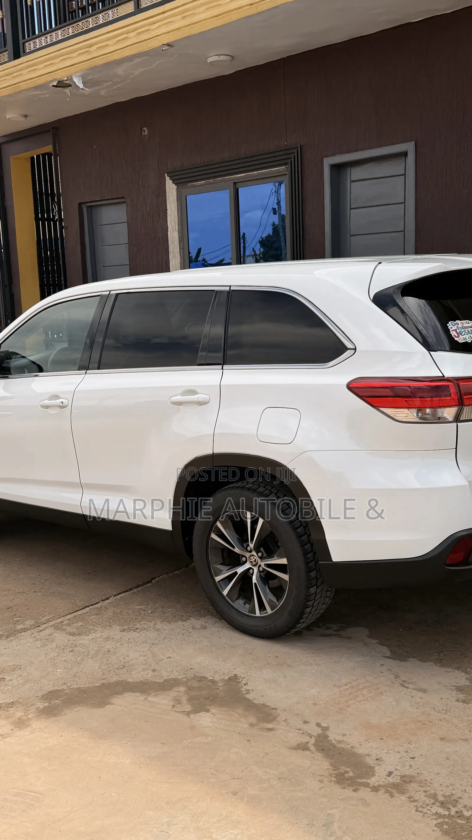 Toyota Highlander LE Plus 2019 White
