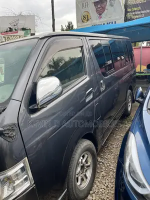 Toyota HiAce 2010 Black