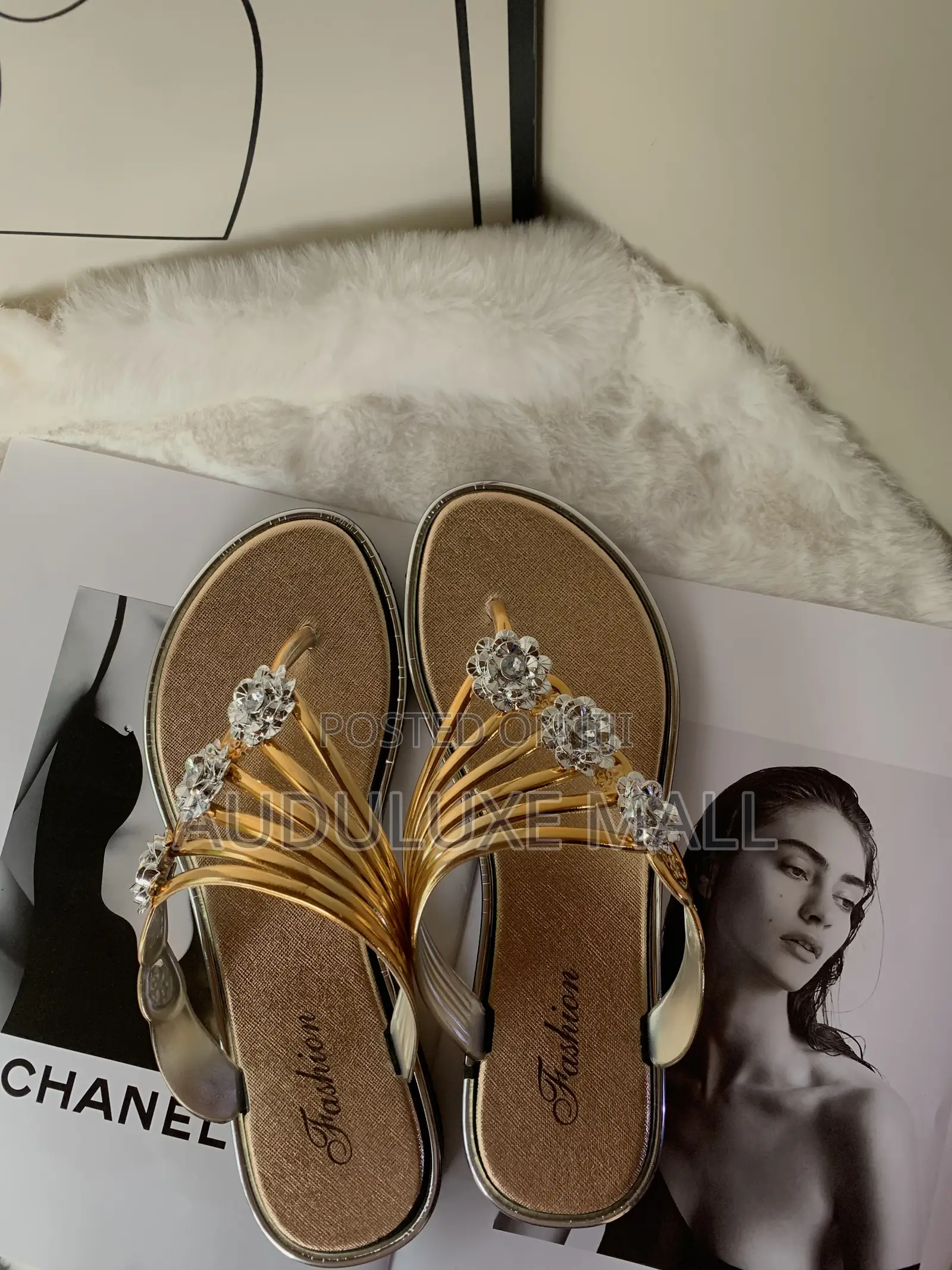 Ladies Ahenemma Demure Slippers