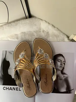 Ladies Ahenemma Demure Slippers