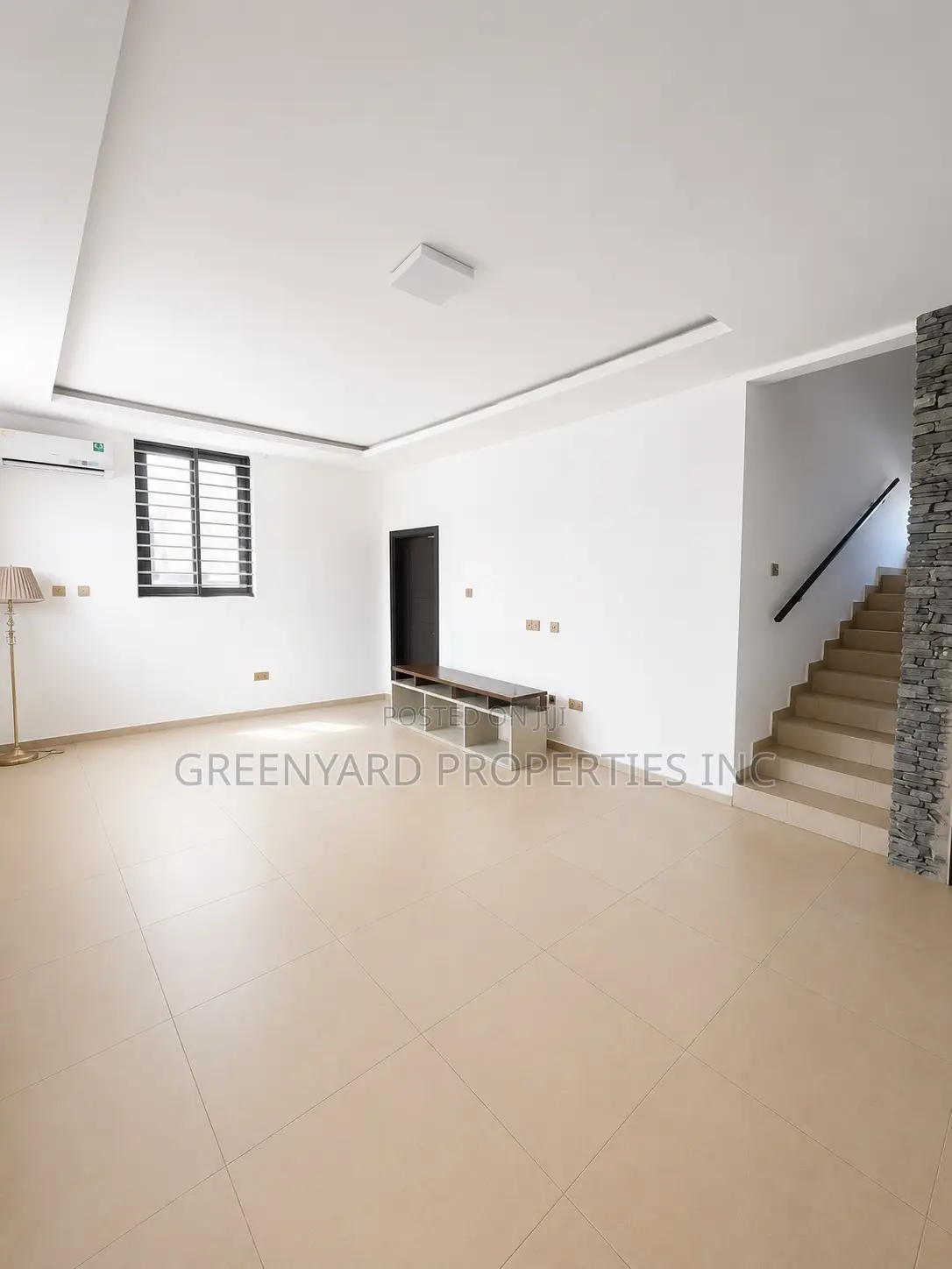 2bdrm Townhouse / Terrace in University Of, Madina for rent