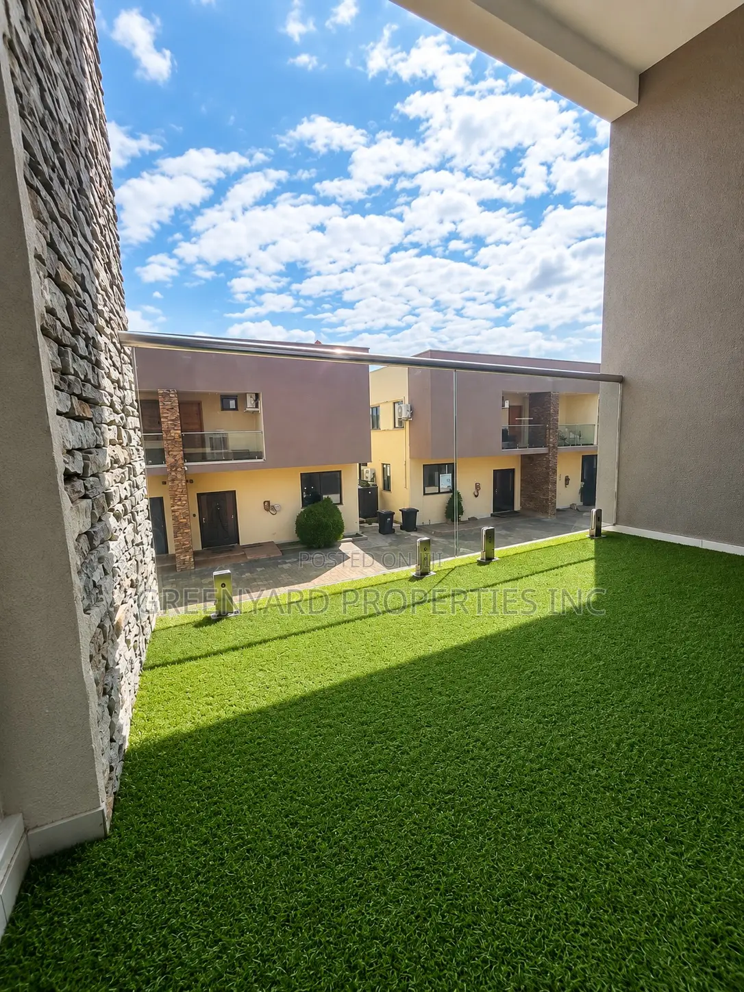 2bdrm Townhouse / Terrace in University Of, Madina for rent