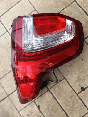 Ford Explorer 2016-2019 Tail Light