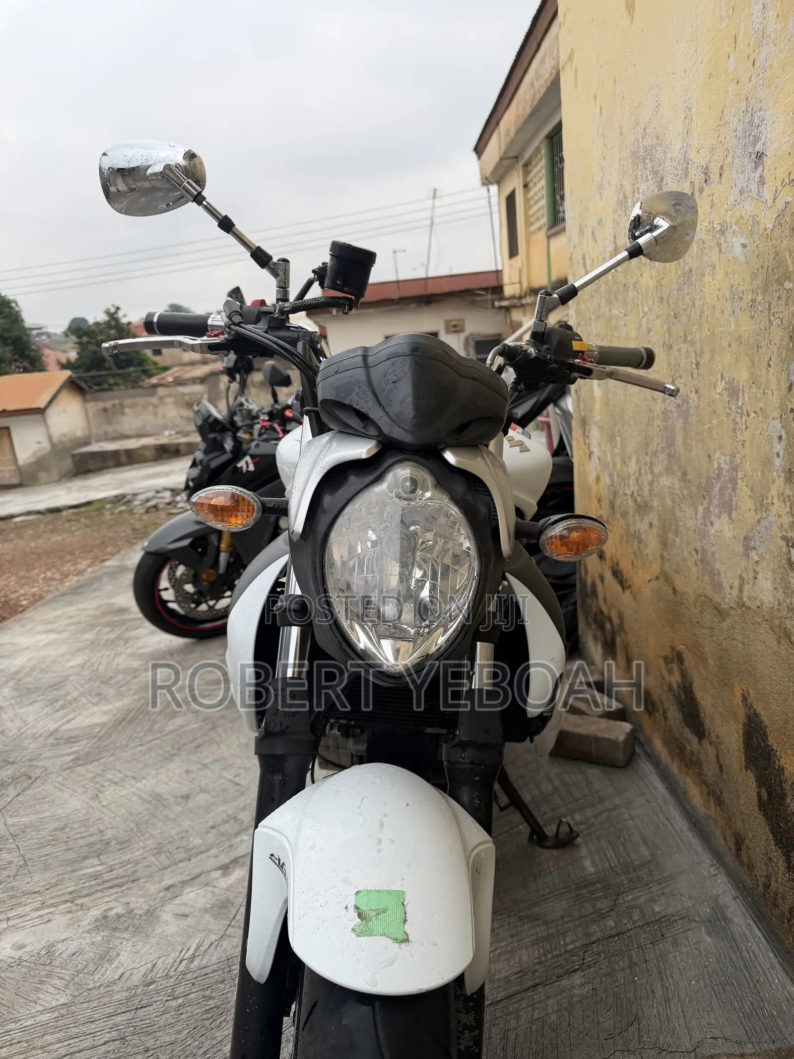 Suzuki SFV650 2015 White
