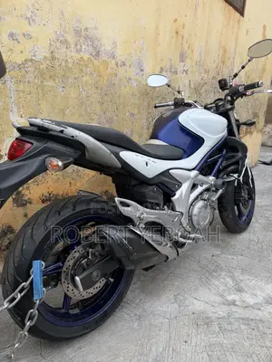 Suzuki SFV650 2015 White