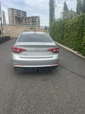 Hyundai Sonata Sport 2.0T Sedan FWD (2.0L 4cyl 6A) 2017 Silver