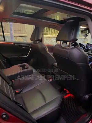 Toyota RAV4 XLE AWD 2019 Maroon