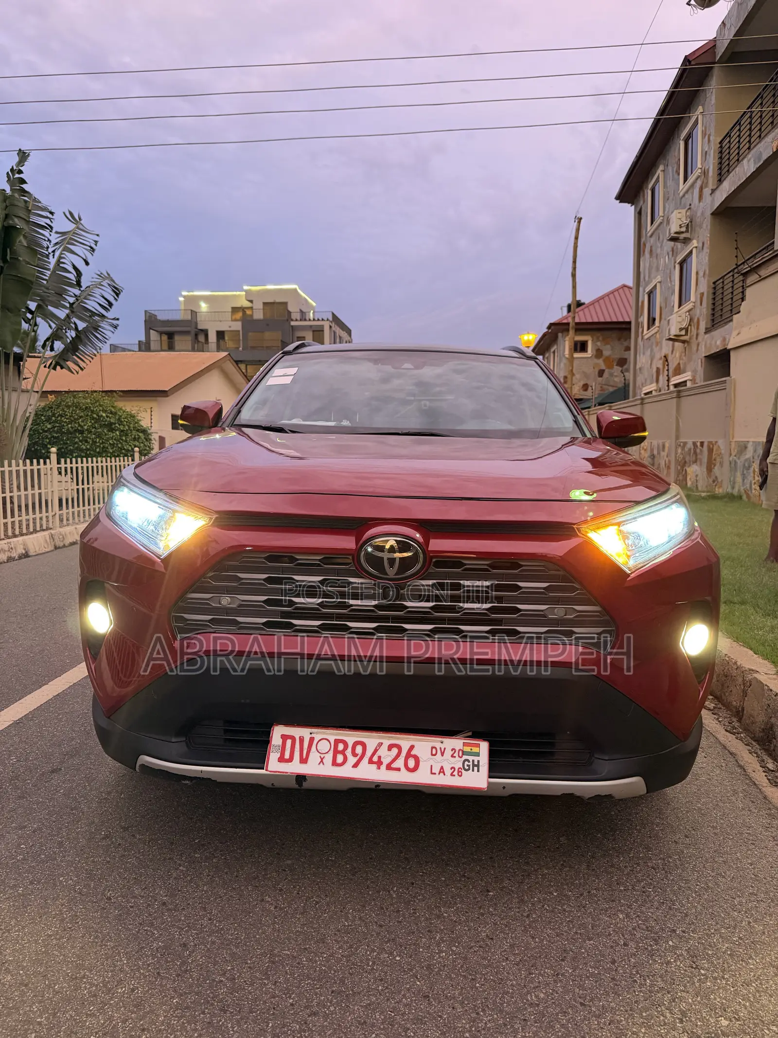 Toyota RAV4 XLE AWD 2019 Maroon