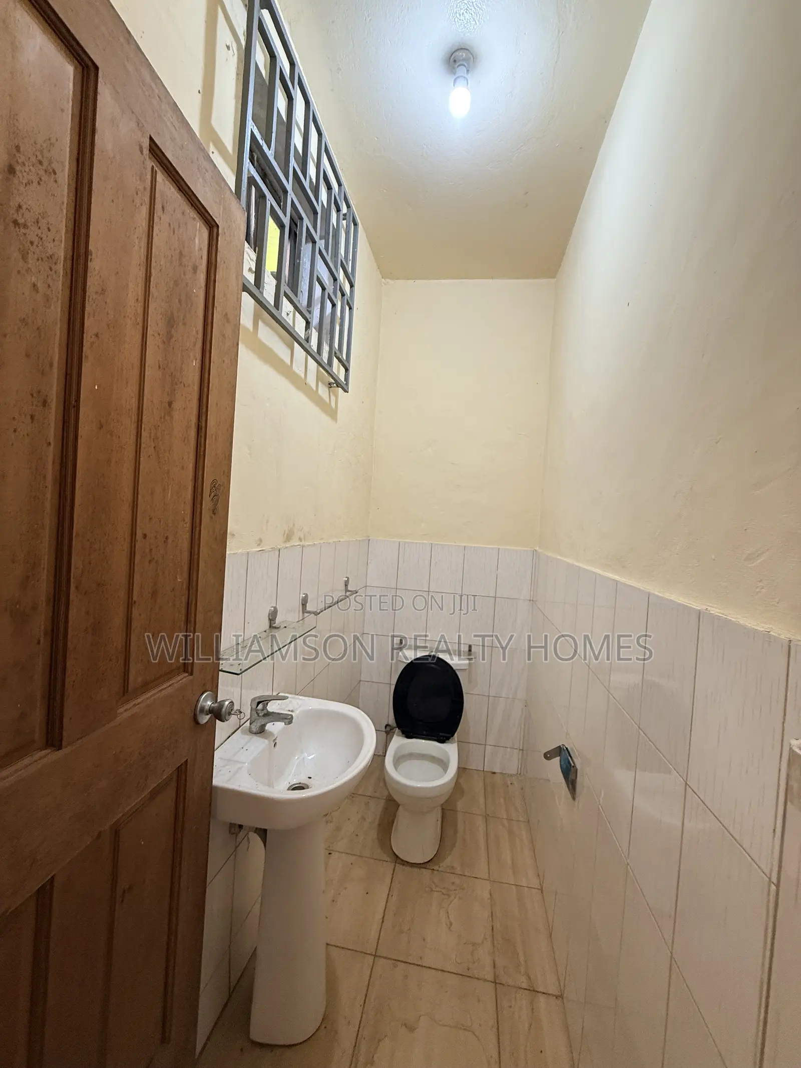 Downstairs Road Side Shop/Store/Office Space/Warehouse 4rent,Spintex
