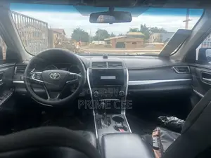 Toyota Camry SE 4dr Sedan (2.5L 4cyl 6A) 2017 Red