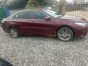 Toyota Camry SE 4dr Sedan (2.5L 4cyl 6A) 2017 Red