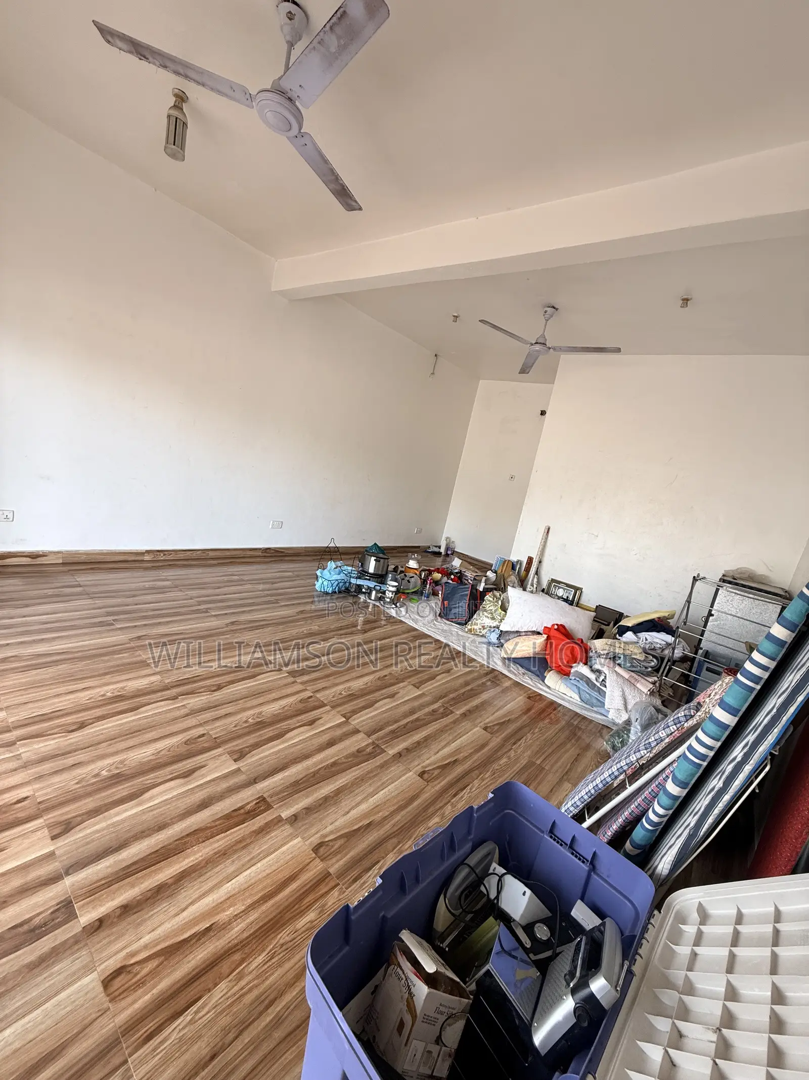 Downstairs Busy Shop/Store/Office Space/Showroom 4rent,Spintex