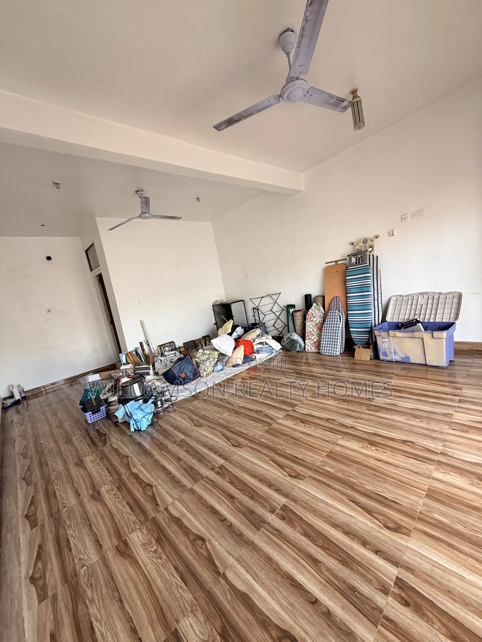 Downstairs Busy Shop/Store/Office Space/Showroom 4rent,Spintex