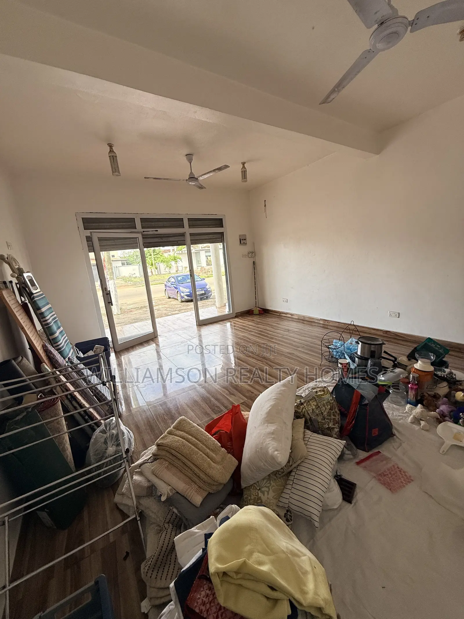 Downstairs Busy Shop/Store/Office Space/Showroom 4rent,Spintex