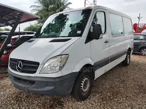 Mercedes-Benz 2422 2010 White