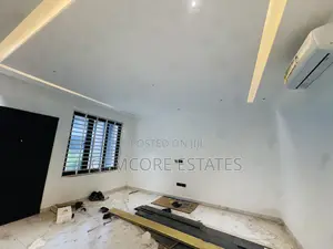 4bdrm Townhouse / Terrace in School Junction, Ashaley Botwe for rent