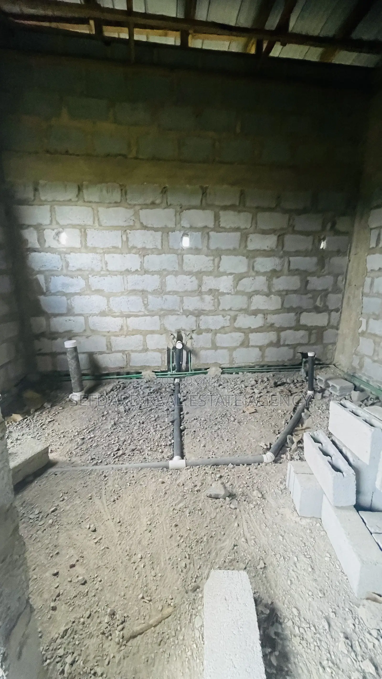 9bdrm House in Sefdard Properties, Amasaman for sale