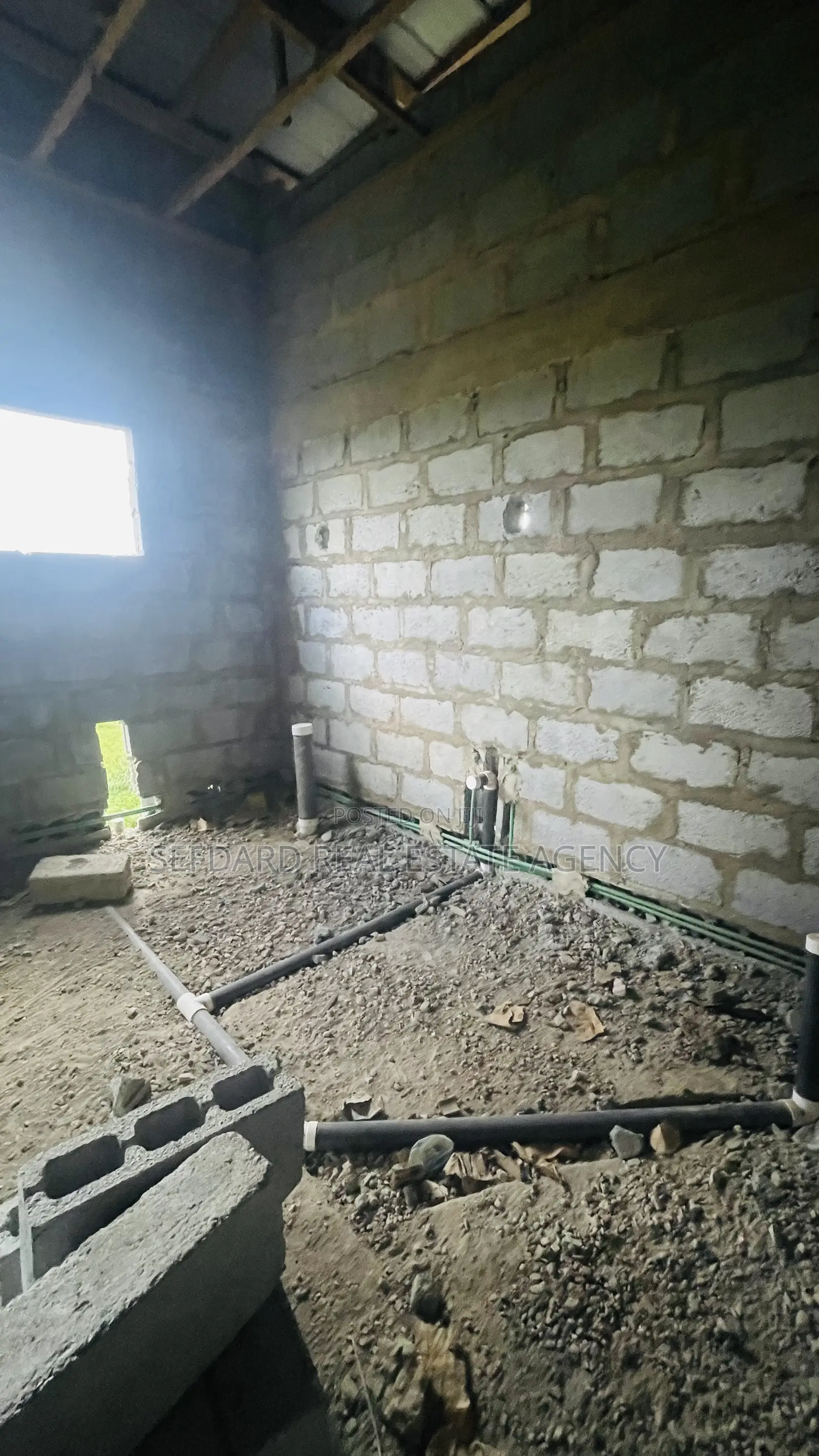 9bdrm House in Sefdard Properties, Amasaman for sale