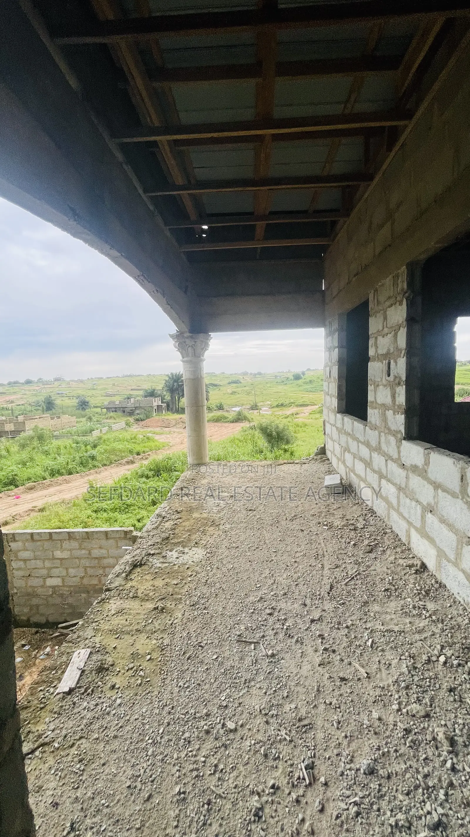9bdrm House in Sefdard Properties, Amasaman for sale