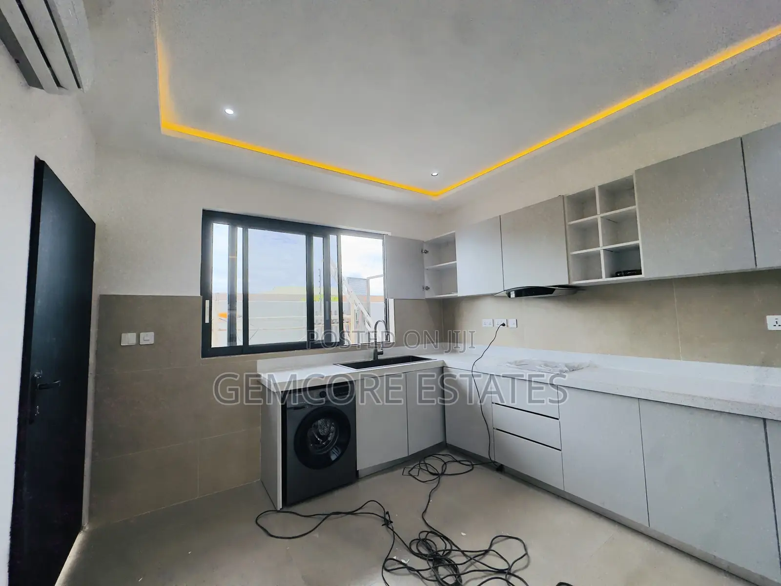 4bdrm Townhouse / Terrace in East Legon for rent