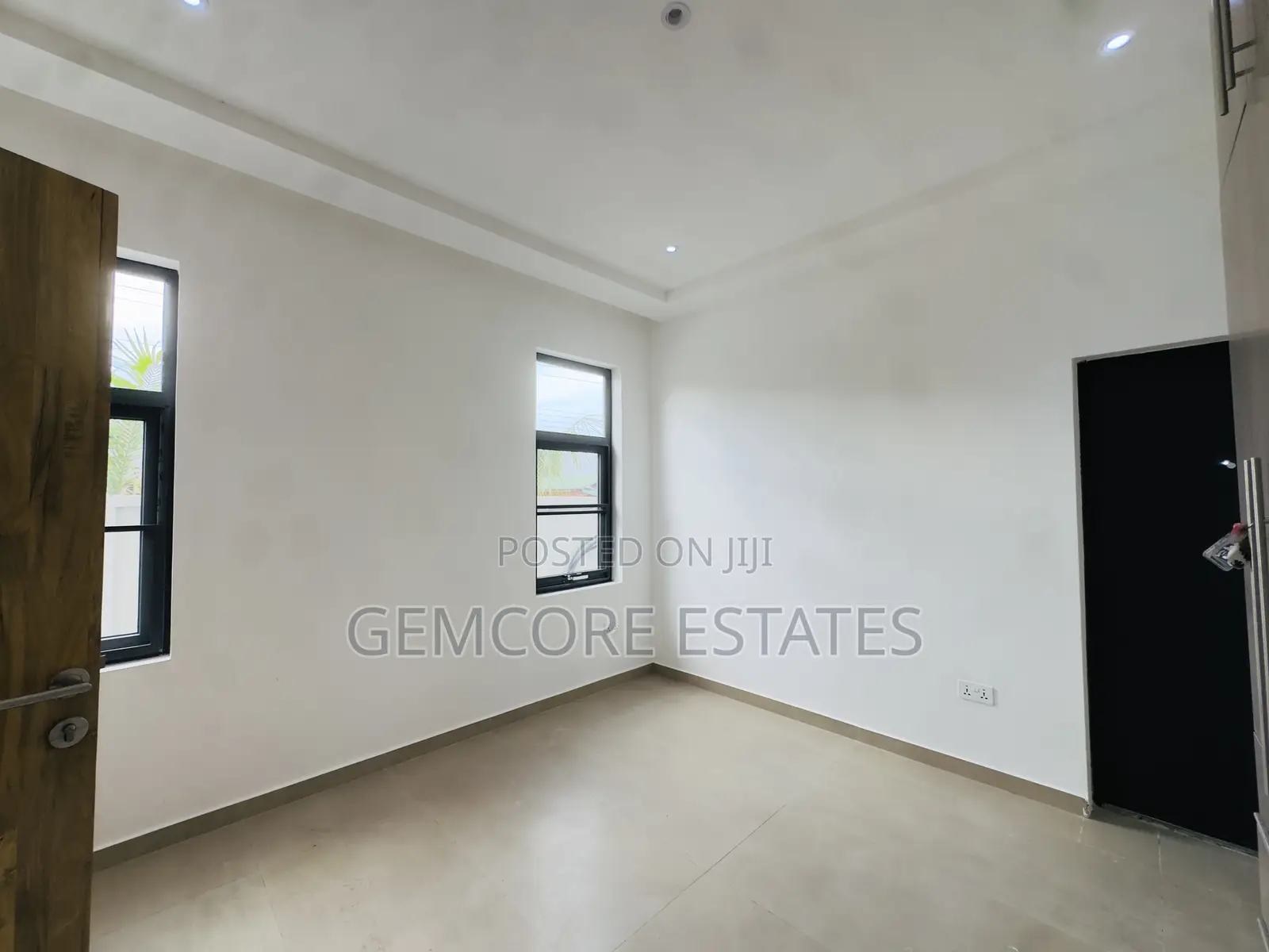 4bdrm Townhouse / Terrace in East Legon for rent