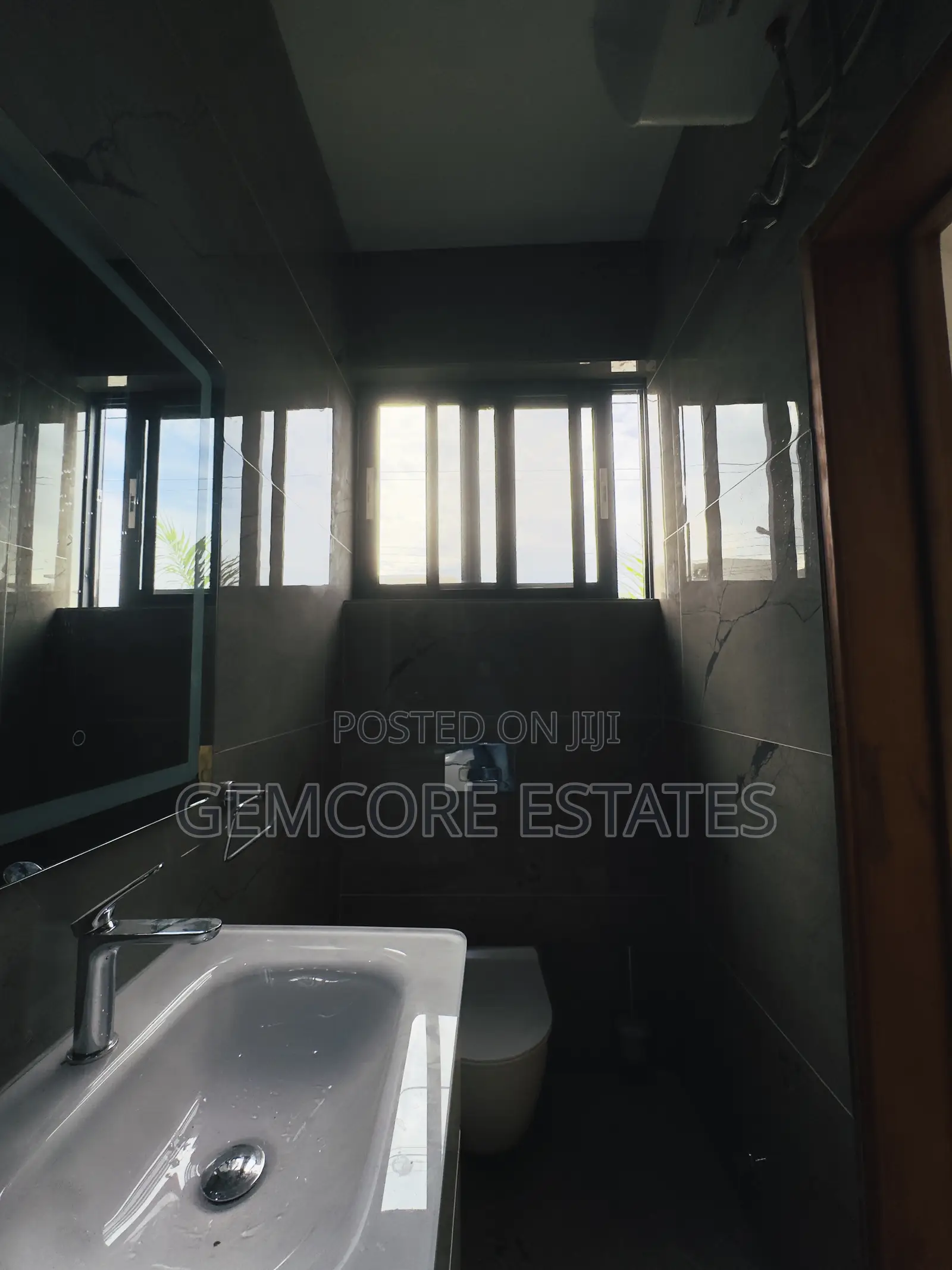 4bdrm Townhouse / Terrace in East Legon for rent