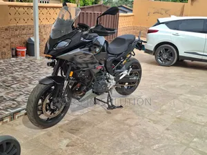 BMW Sport 2024 Black