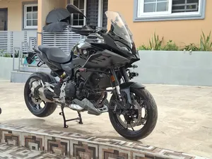 BMW Sport 2024 Black