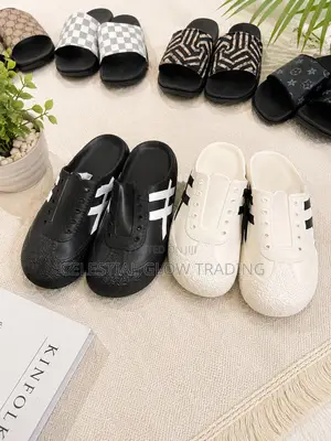 Trendy Unisex Slip-on Clogs Casual Slides | Comfortable Fashion
