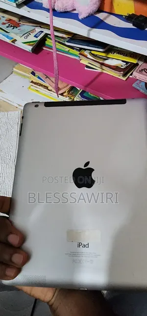 Apple iPad 4 Wi-Fi + Cellular 32 GB Gray