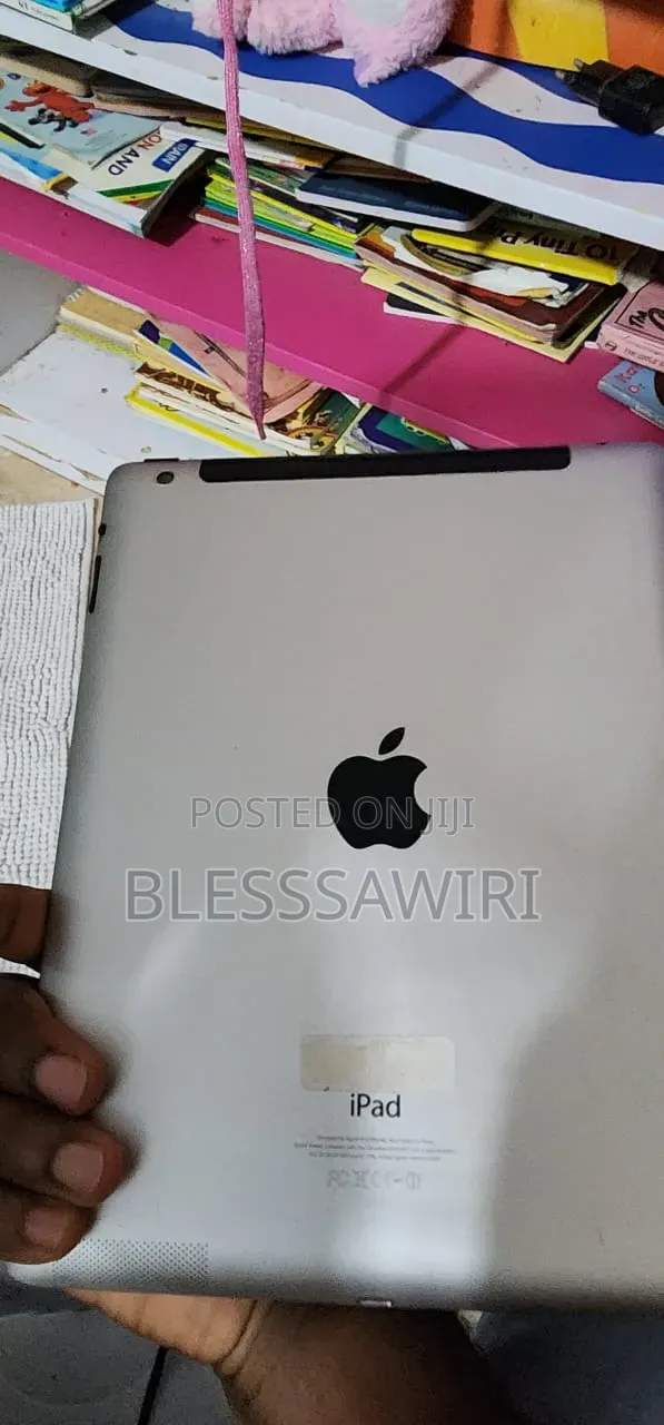 Apple iPad 4 Wi-Fi + Cellular 32 GB Gray