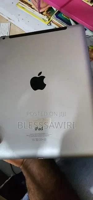 Apple iPad 4 Wi-Fi + Cellular 32 GB Gray