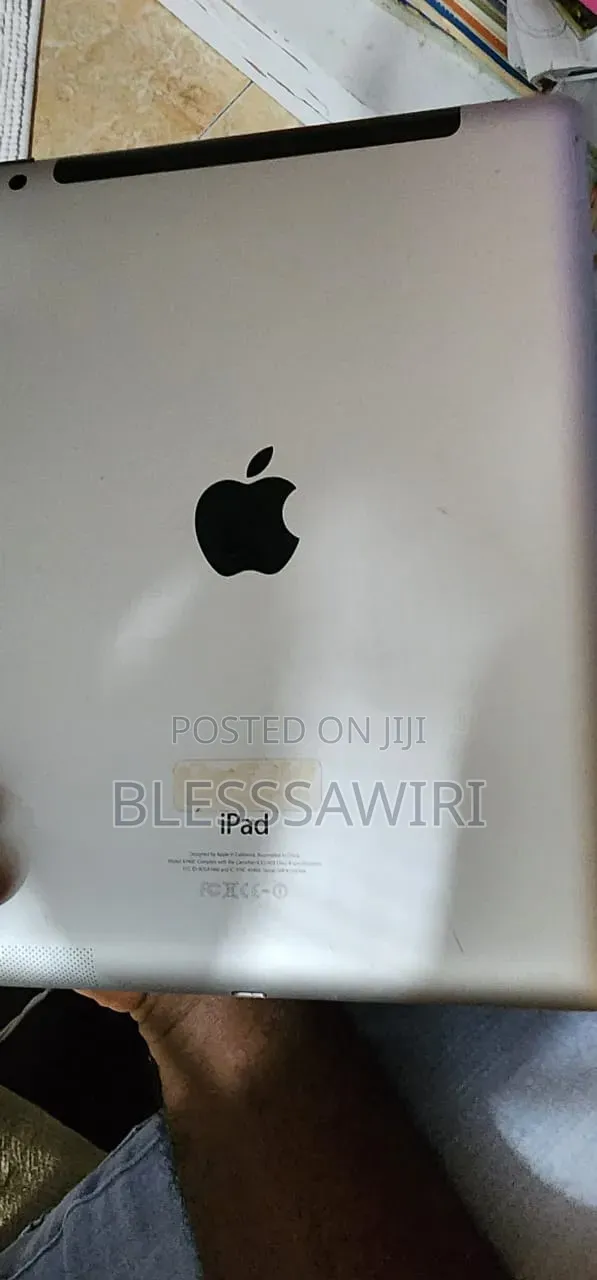 Apple iPad 4 Wi-Fi + Cellular 32 GB Gray