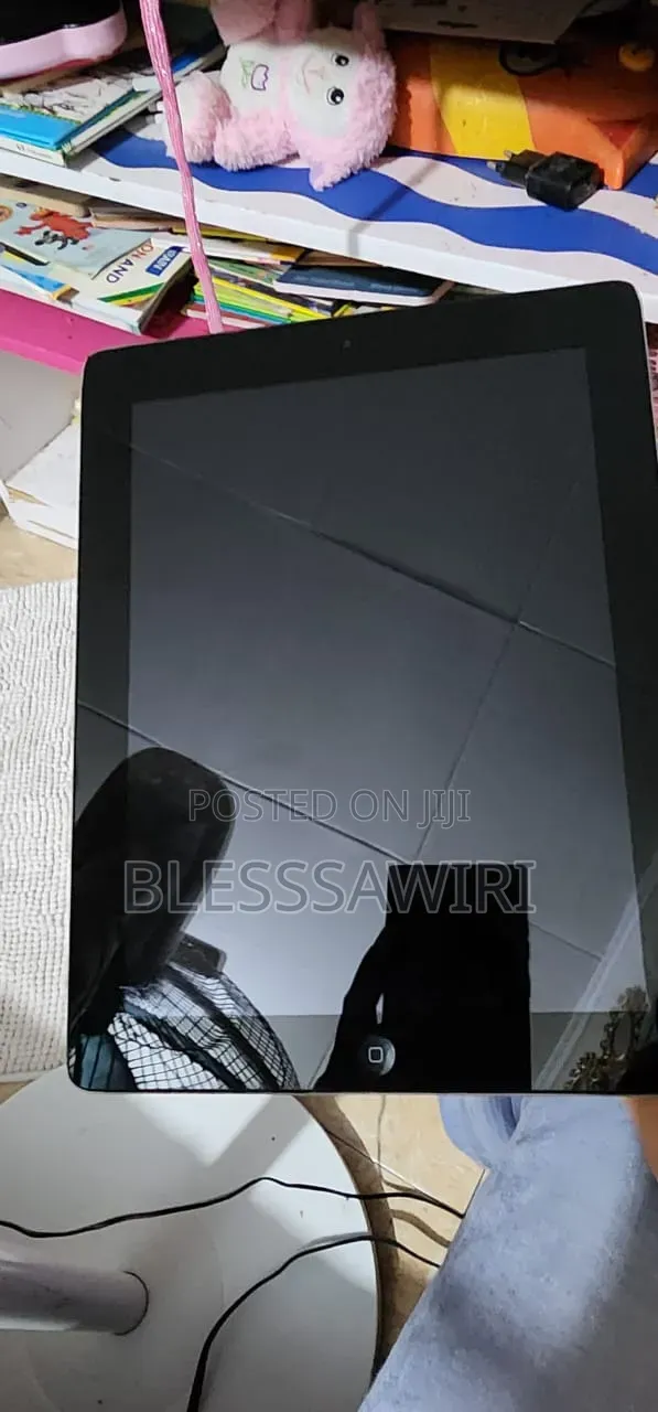 Apple iPad 4 Wi-Fi + Cellular 32 GB Gray