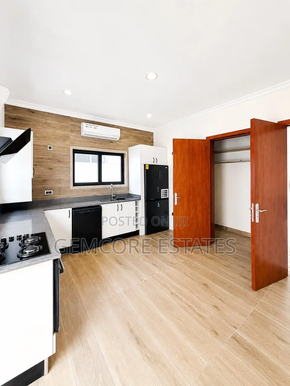 4bdrm Townhouse / Terrace in East Legon for rent
