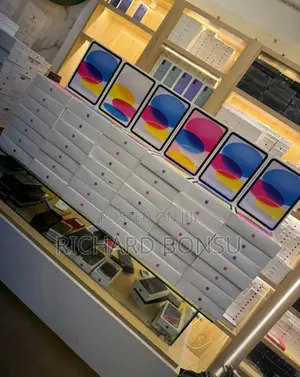 New Apple iPad (2025) 128 GB White