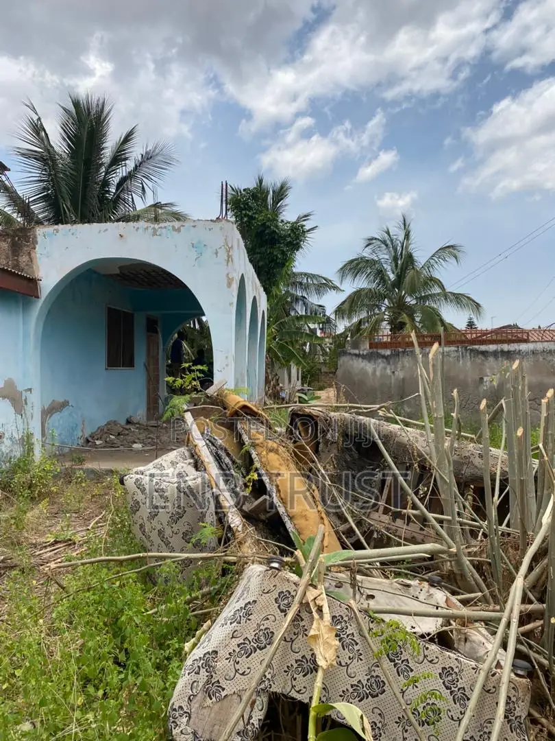 1 Plot of Land at Upsa to East Legon for Sale