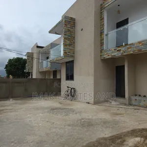 5bdrm House in Jmak, Kumasi Metropolitan for sale