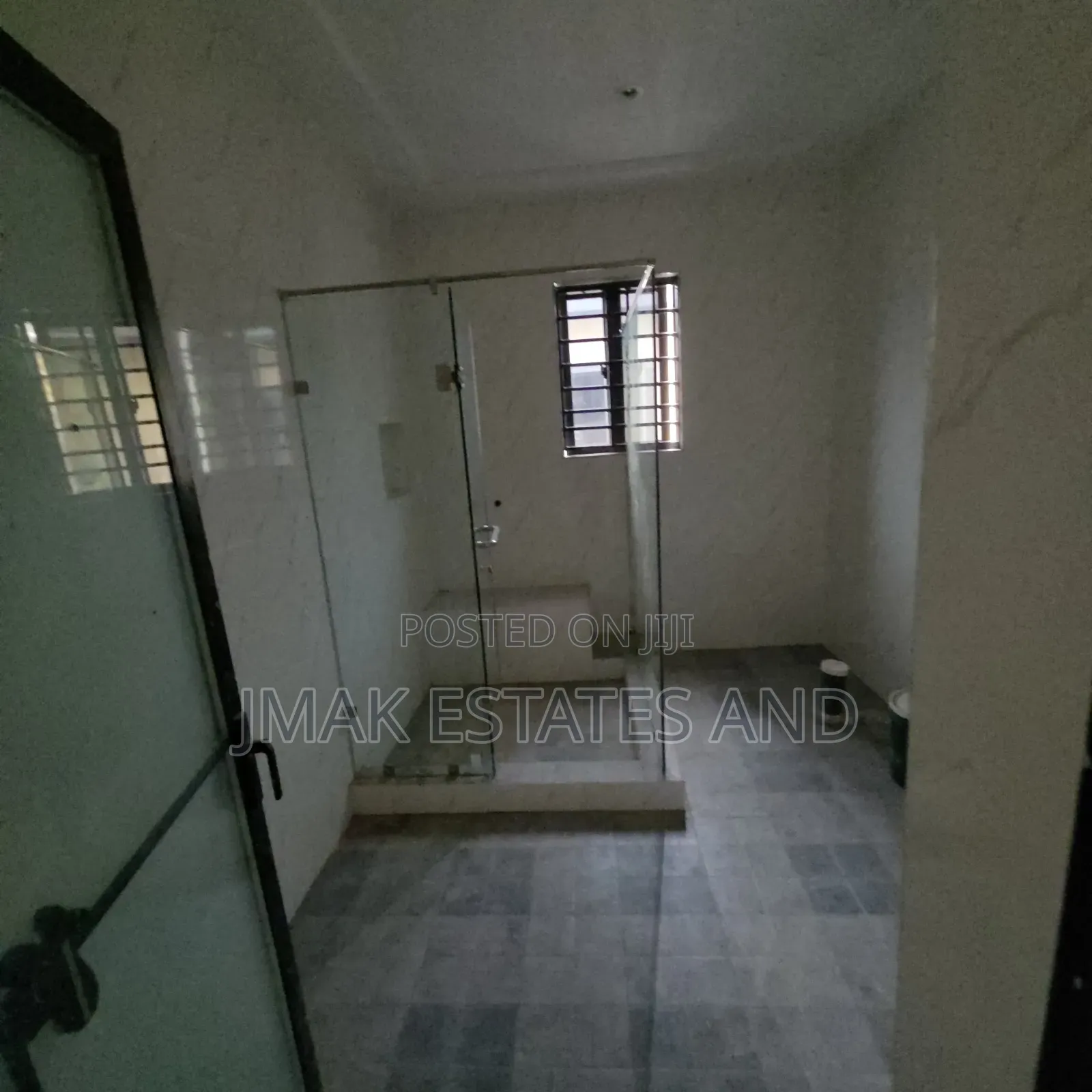 5bdrm House in Jmak, Kumasi Metropolitan for sale